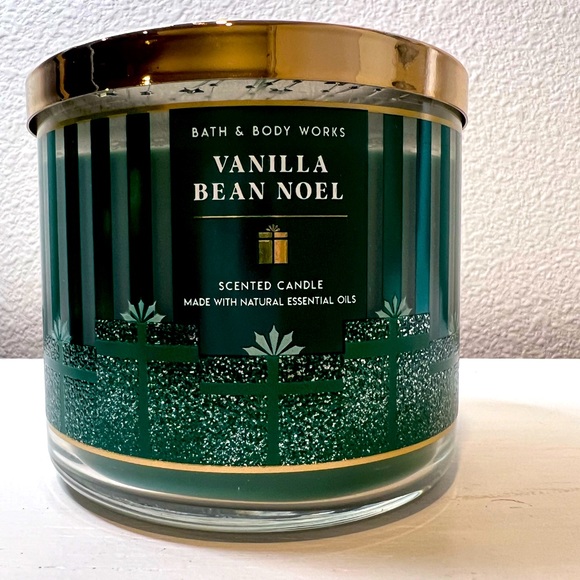Bath & Body Works Accents Vanilla Bean Noel Candle Bath And Body